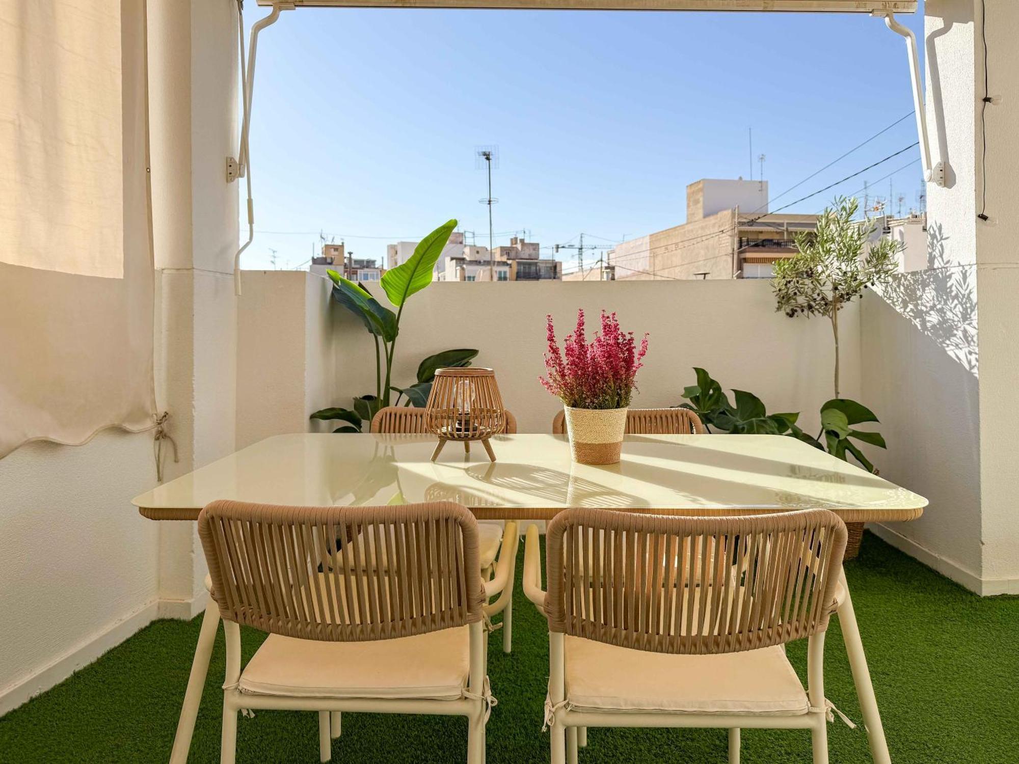 El ático del mercado. Un lugar difícil de olvidar. Alicante Exterior foto